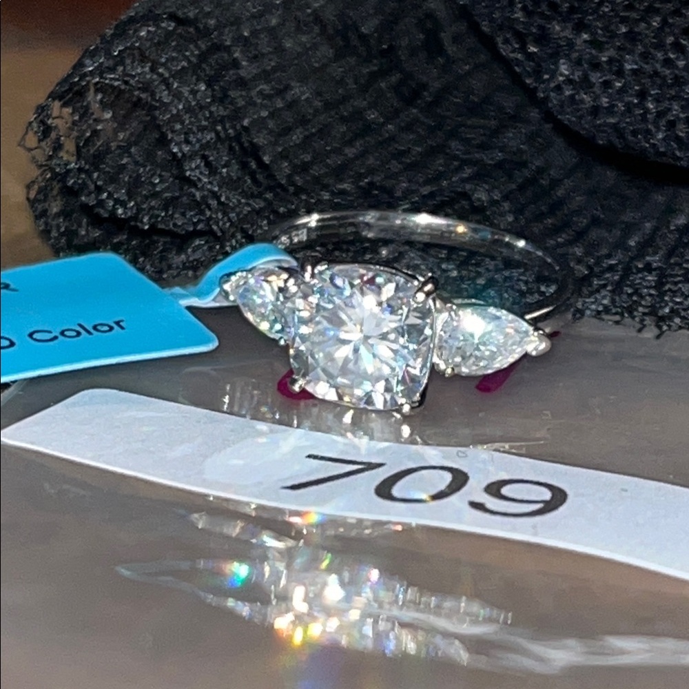 Elegant 925 Sterling Silver Ring